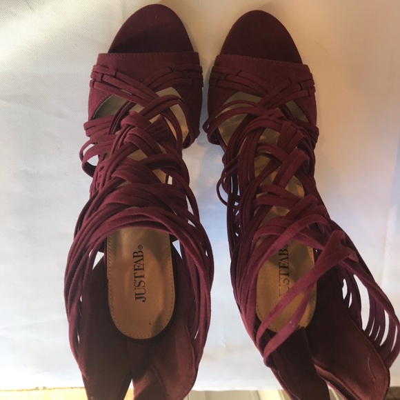 A shoe that fits a wide foot - Picture 4 of 4